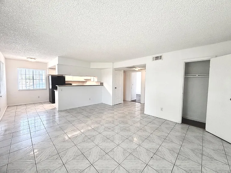 3427 E Cheyenne Ave #A — Photo 15