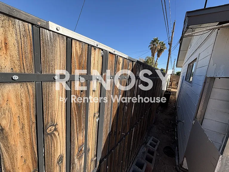2818 W Heatherbrae Dr — Photo 17