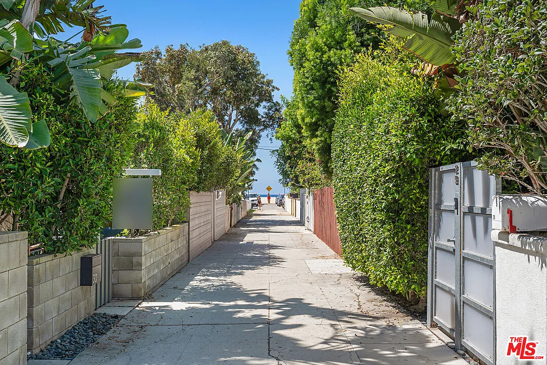 1 bed, 1.0 bath, 636 sqft, $5,900 — Photo 3
