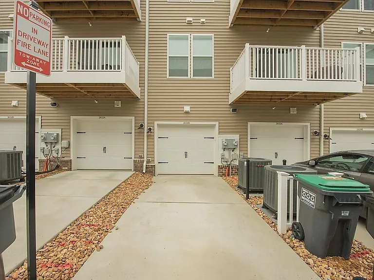 2636 Lassen Walk #A — Photo 3