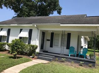 6020 Baird St, Groves, TX 77619