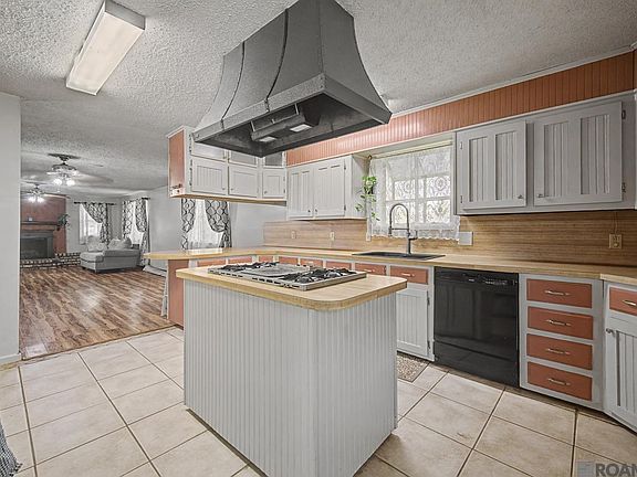 5th image of 11911 McCullough Rd