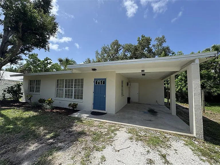 516 Laurel Rd W — Photo 1