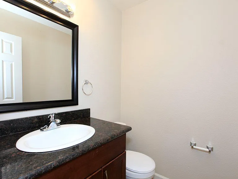 Mapleview Apt. Homes — Photo 36