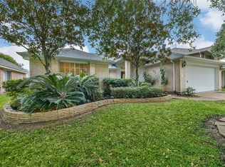 2031 Holly Glade Ln, Sugar Land, TX 77498