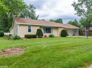 1355 Hawthorne Cir, Kankakee, IL 60901