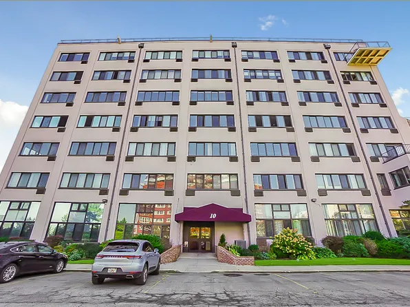 10 Bay Street Landing image 3 of 30