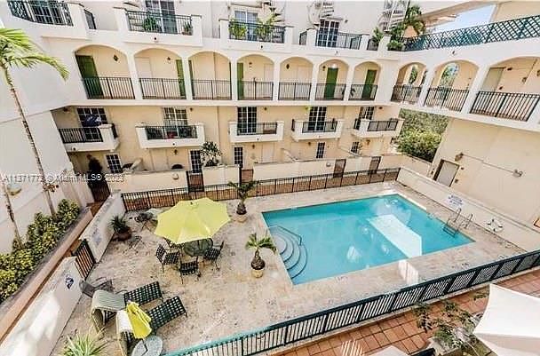 1st image of 300 Euclid Ave APT 105