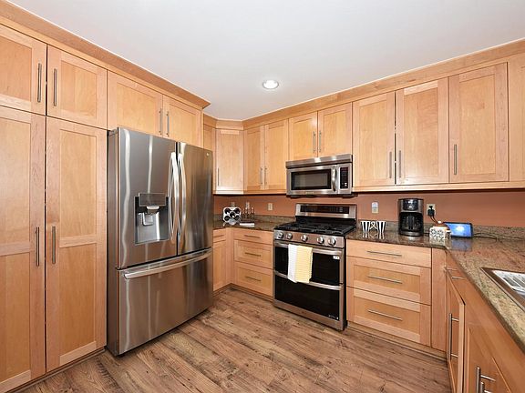 5th image of 1600 West Green Tree ROAD #302