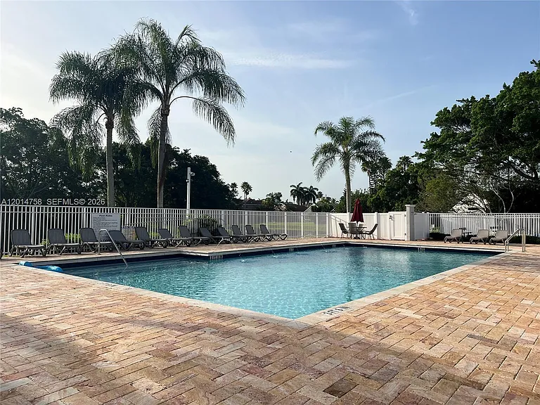465 Somerset Way — Photo 42