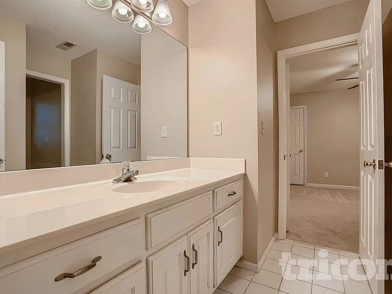 3125 Harold Way SW — Photo 7