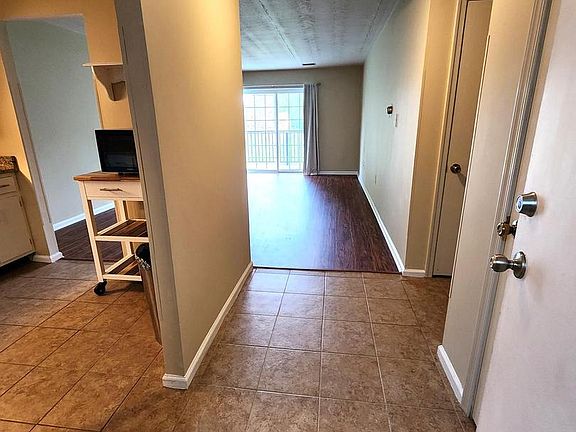 2nd image of 2109 Cedar Run Dr APT 208