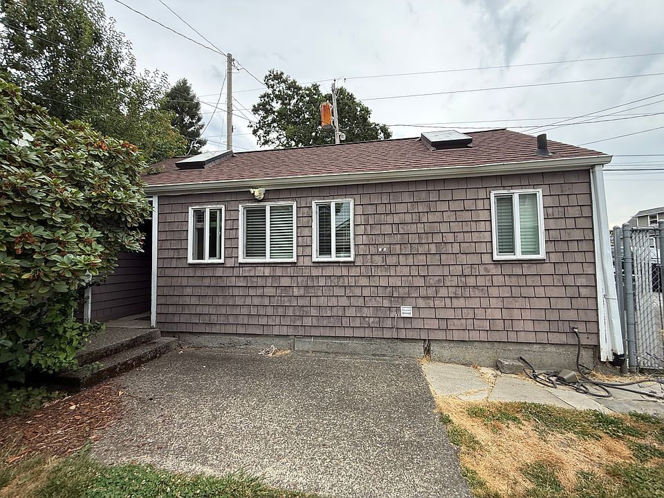 1st image of 1040 Burwell St #2