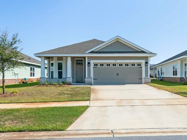 135 Cool Breeze Dr, Freeport, FL 32439