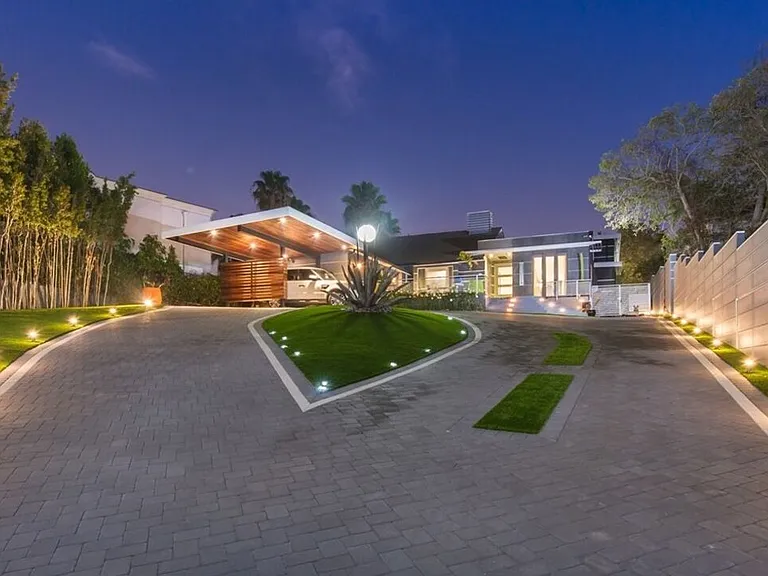 12318 W Sunset Blvd — Photo 28