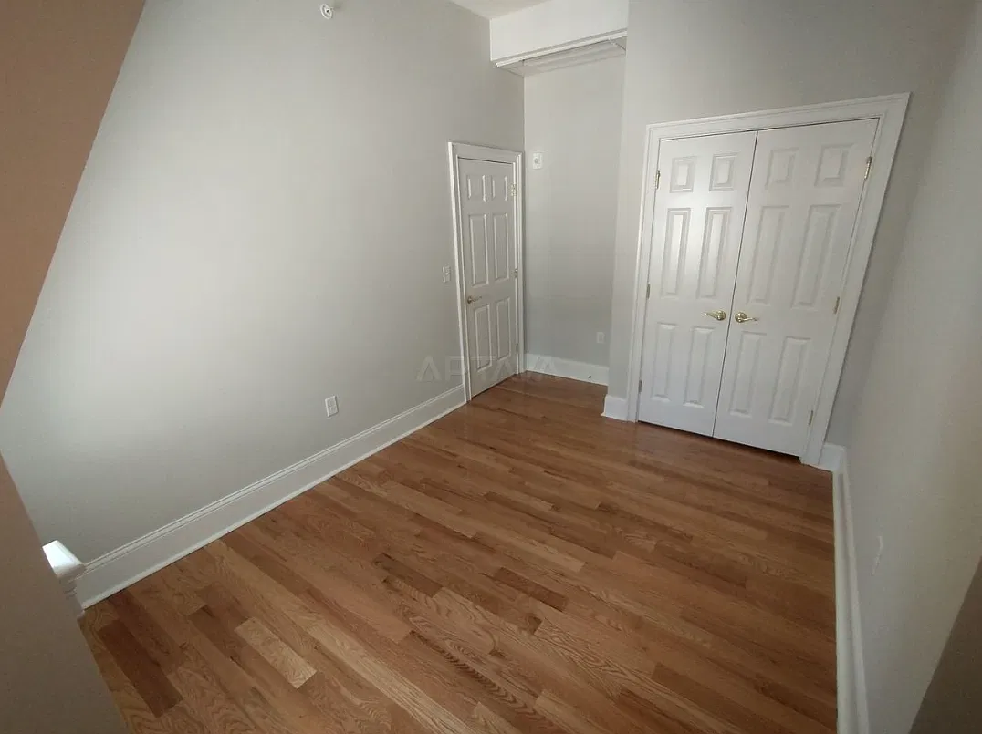 1 bed, $2,310 — Photo 4