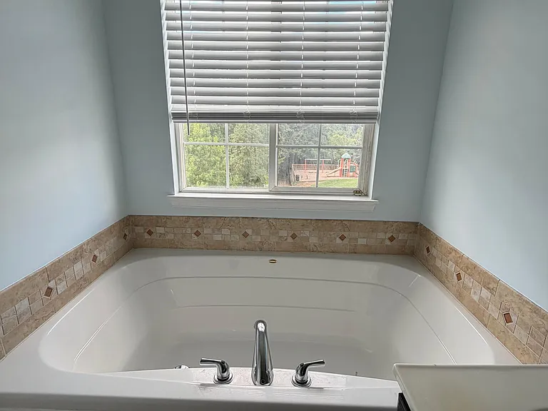 206 Raynar Ct — Photo 35