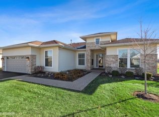 11962 Stonewater Xing, Huntley, IL 60142