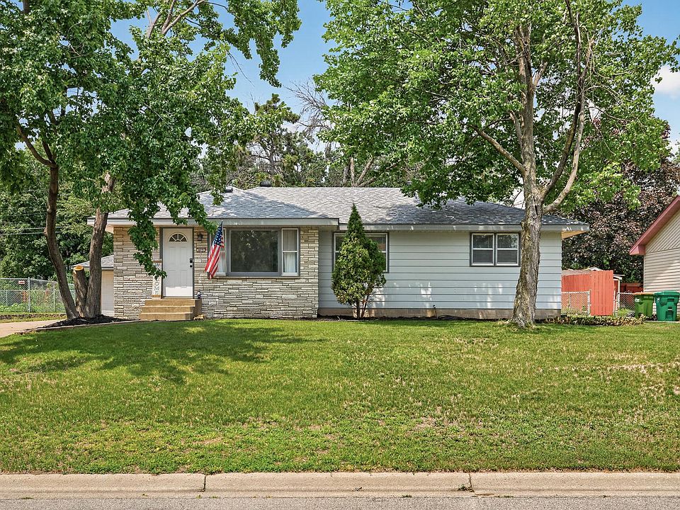 1st image of 409 Manor Dr NE