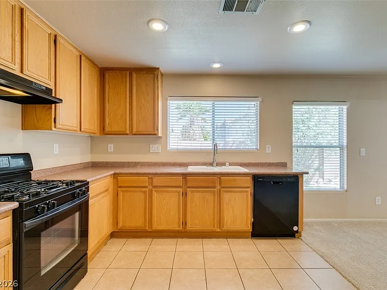 186 Gilliflower Ave #0 — Photo 23