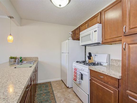 5th image of 4727 W Alabama St #2115