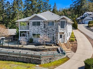 6265 Crestwood Dr, North Cowichan, BC V9L6Z1
