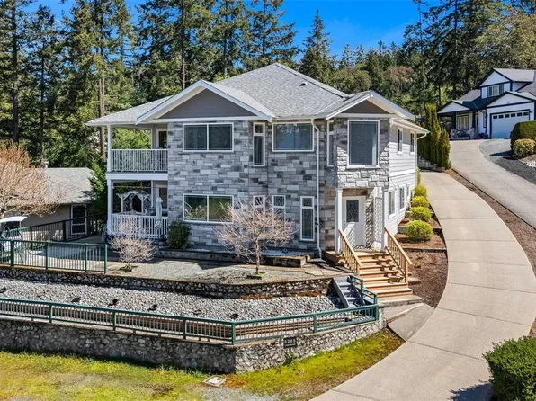 6265 Crestwood Dr, North Cowichan, BC V9L 6Z1