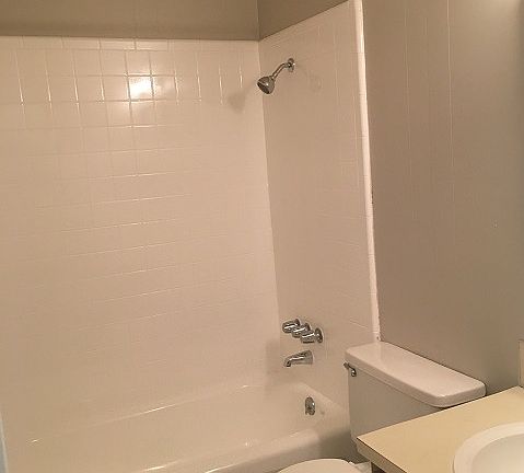 4th image of 125 E Westridge Dr APT A