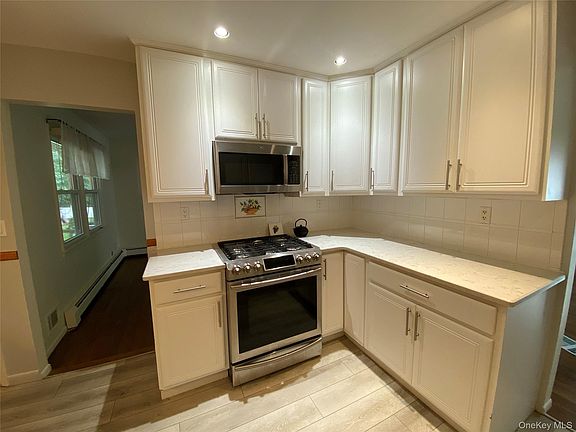 3rd image of 224 Center