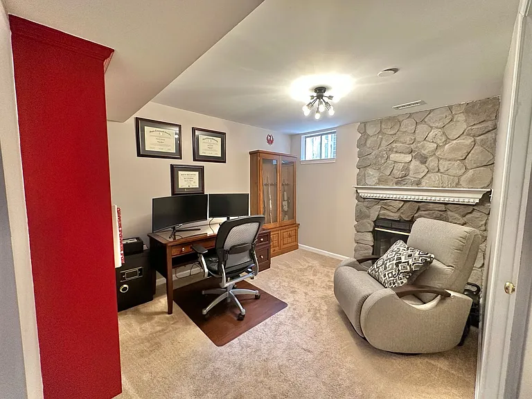 103 Staunton Ct — Photo 21
