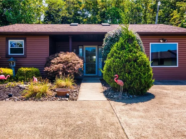 177 Palomino Dr, Weirton, WV 26062