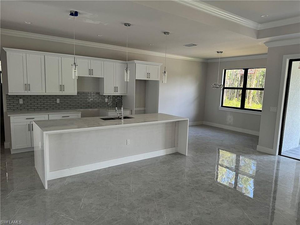 2nd image of 3593 43rd AVE NE