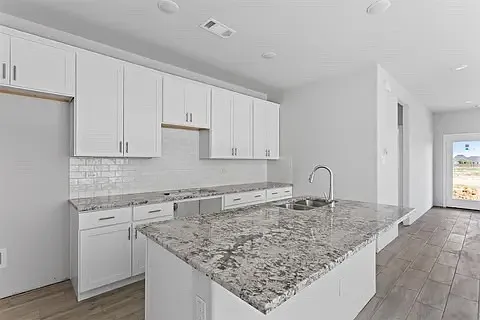 566 Ruthye Ln — Photo 3