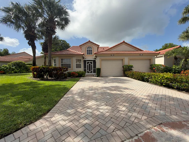7922 Sandy Pointe Dr — Photo 4
