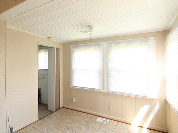 2nd image of 312 E Jackson Ave