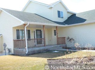1011 Hillock St NW, Isanti, MN 55040