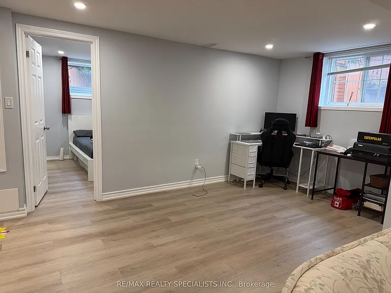 934 Boyer Blvd #BASEMENT — Photo 9