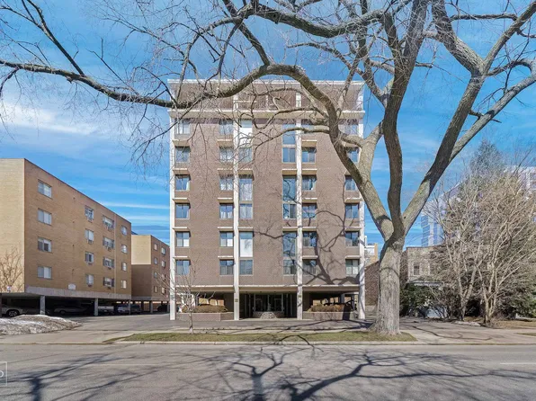 1111 Church St APT 404, Evanston, IL 60201