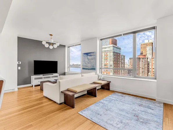 2 River Ter APT 20F, New York, NY 10282