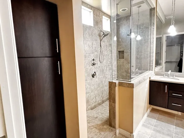 268 E Powell Way — Photo 38