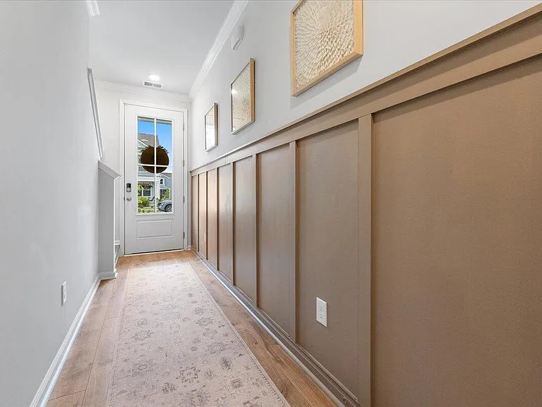 402 Oak View Way — Photo 6
