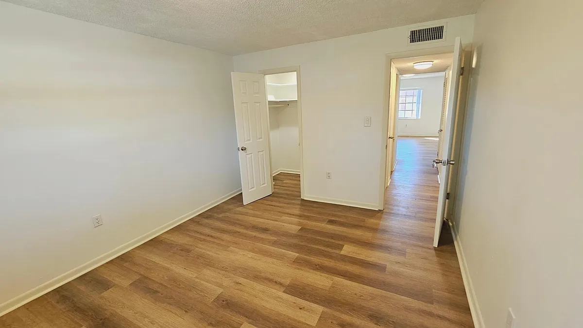 2nd bedroom - W Main St