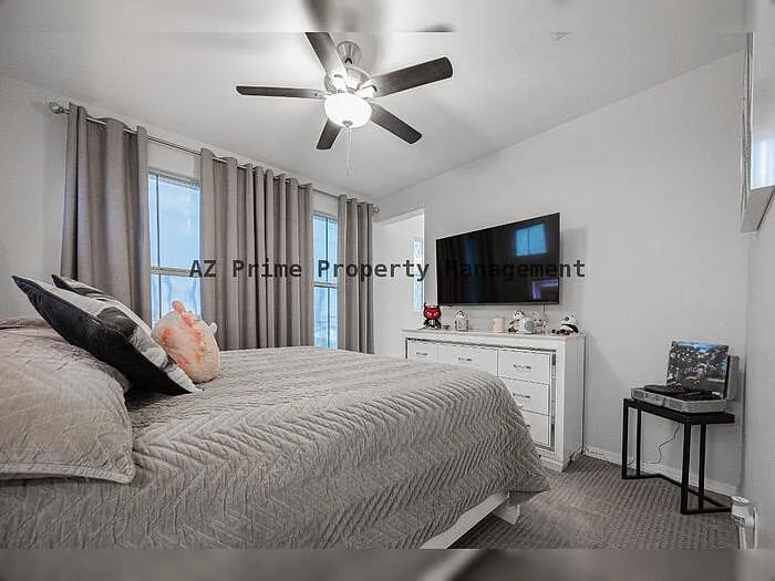 11777 S 51st Dr — Photo 31