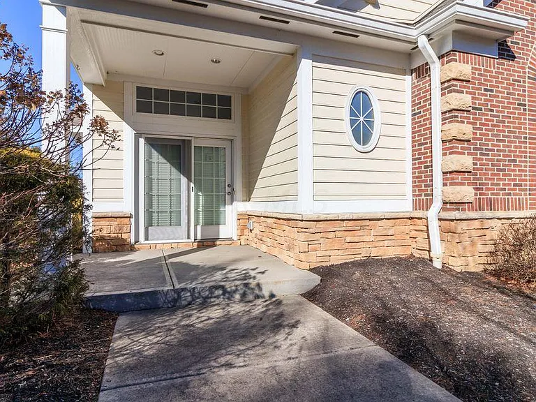 7518 Acela St — Photo 31