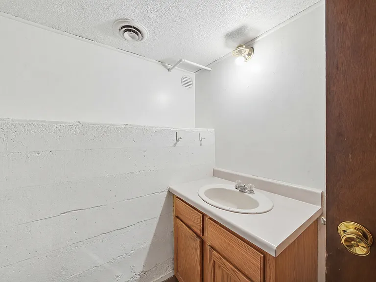 103 S 8th Ave #5 — Photo 9