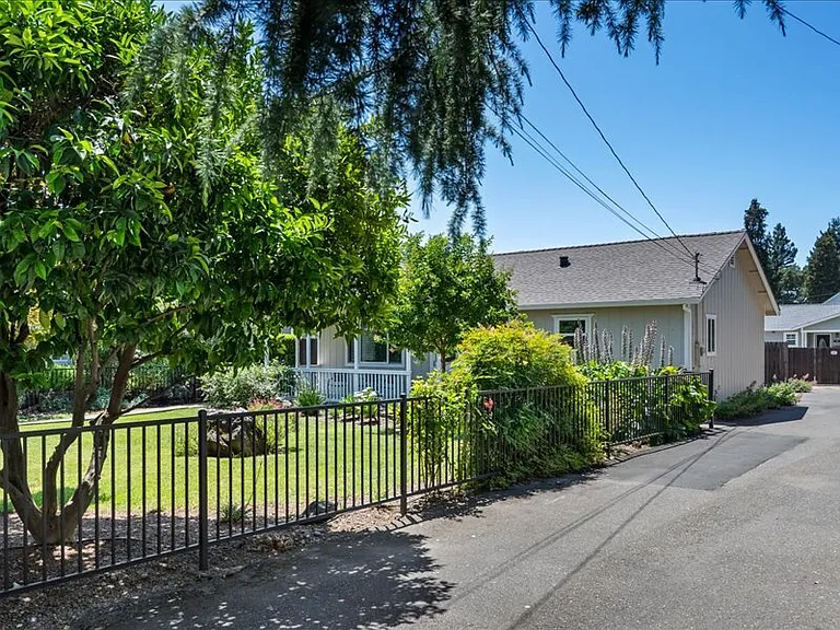 99 1st St — Photo 19