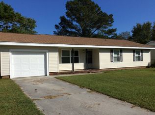 207 Poplar Rd, Havelock, NC 28532