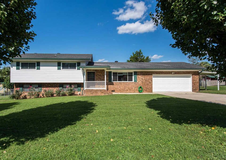 1st image of 7820 Parkshore Cir