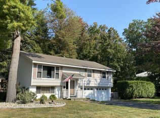 54 Meadowland St, Delmar, NY 12054