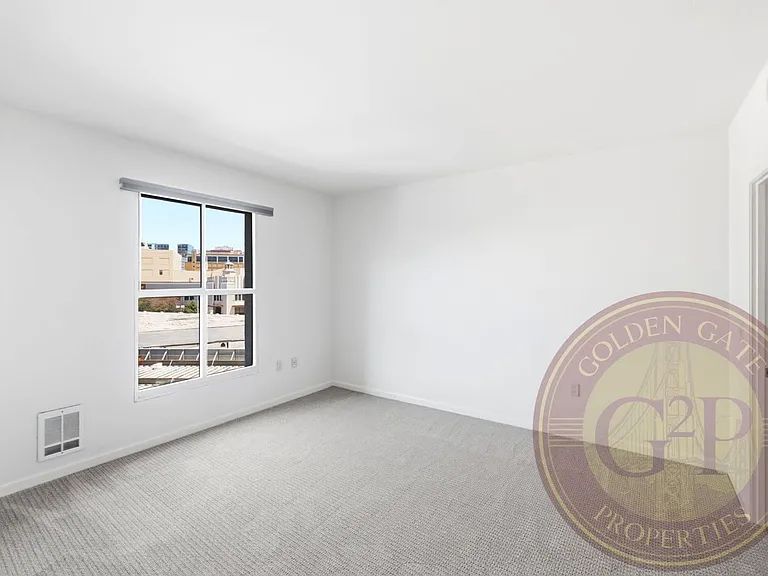 140 S Van Ness Ave #429 — Photo 24